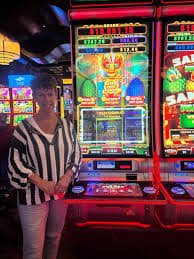 တိုက်ရိုက် ကာစီနို – Live Dealer ဖြင့် အချိန်နှင့်တပြေးညီ ကစားနိုင်